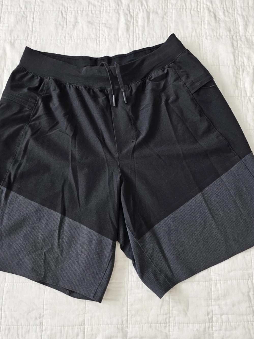 Lululemon Shorts Men's Small Black Gray 8" Non-Lined M7ACWS